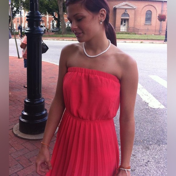 Strapless dress - Picture 2 of 4